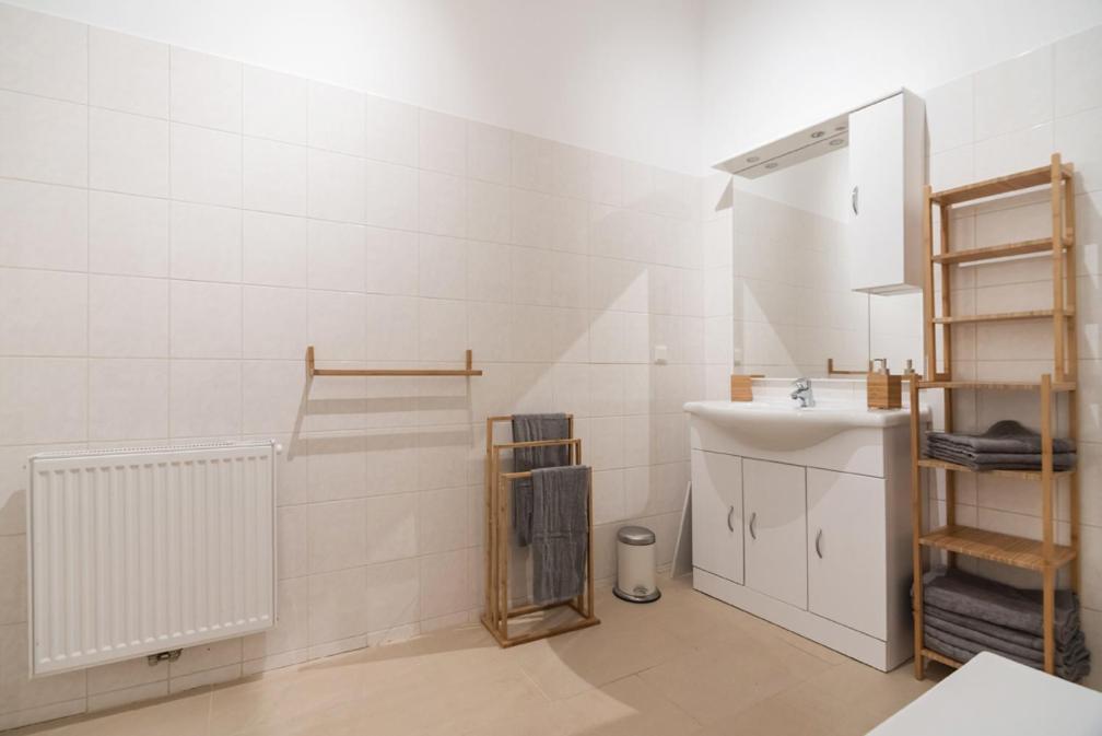 Caring Family Apartment Close To The Center Вена Экстерьер фото